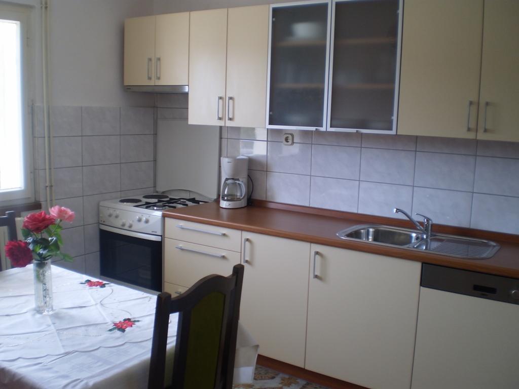 Apartments Tatjana Tisno Exterior photo
